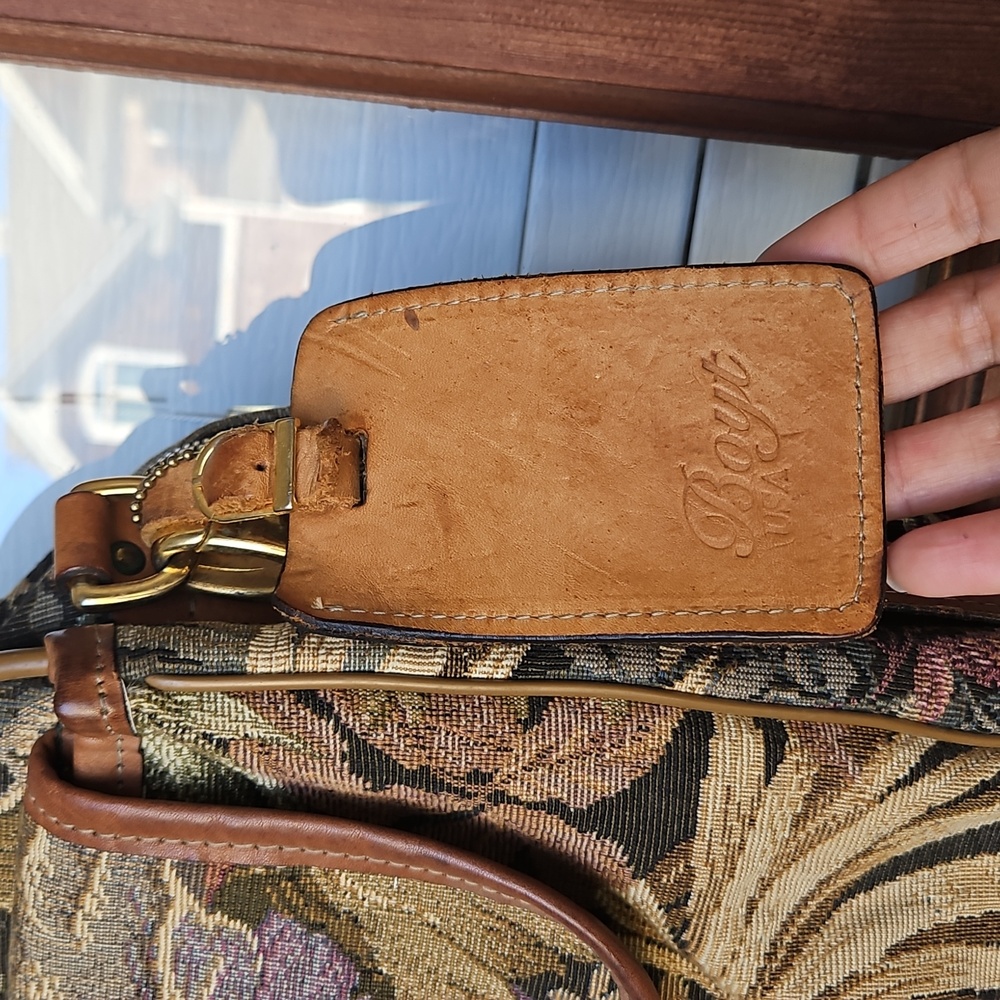 Boyt Vintage Tapestry Travel Bag With Adjustable Strap - Picture 3 of 6